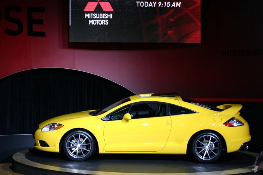  Mitsubishi Eclipse 2009 года  (фото 13 из 205)